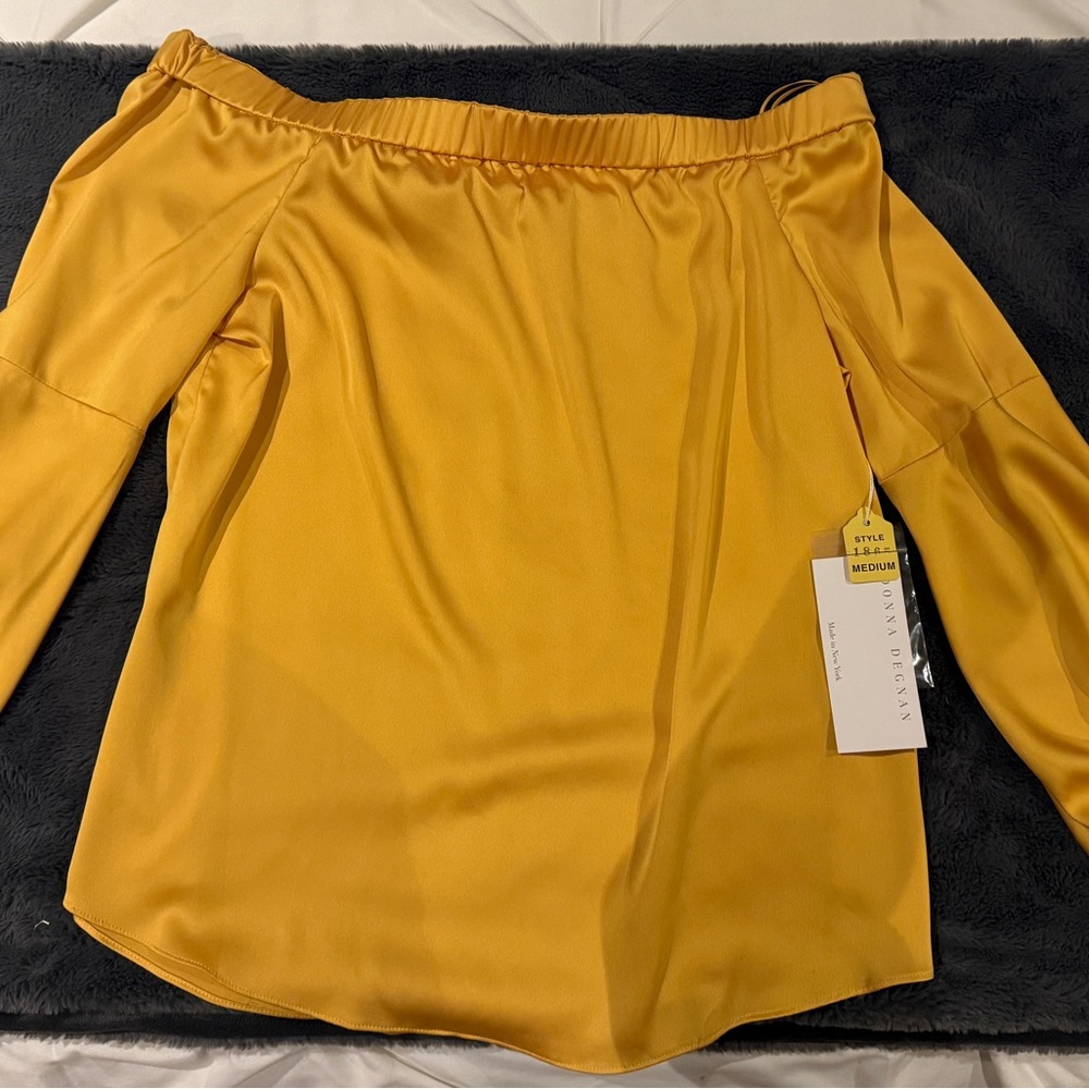Donna Degnan yellow off the shoulder top Medium NwT